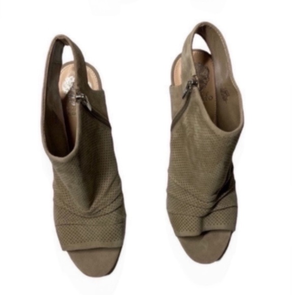 Vince Camuto VC-KENTVI Perforated Suede Peep Toe Zip Ankle Booties Beige Sz 11 - Picture 8 of 8